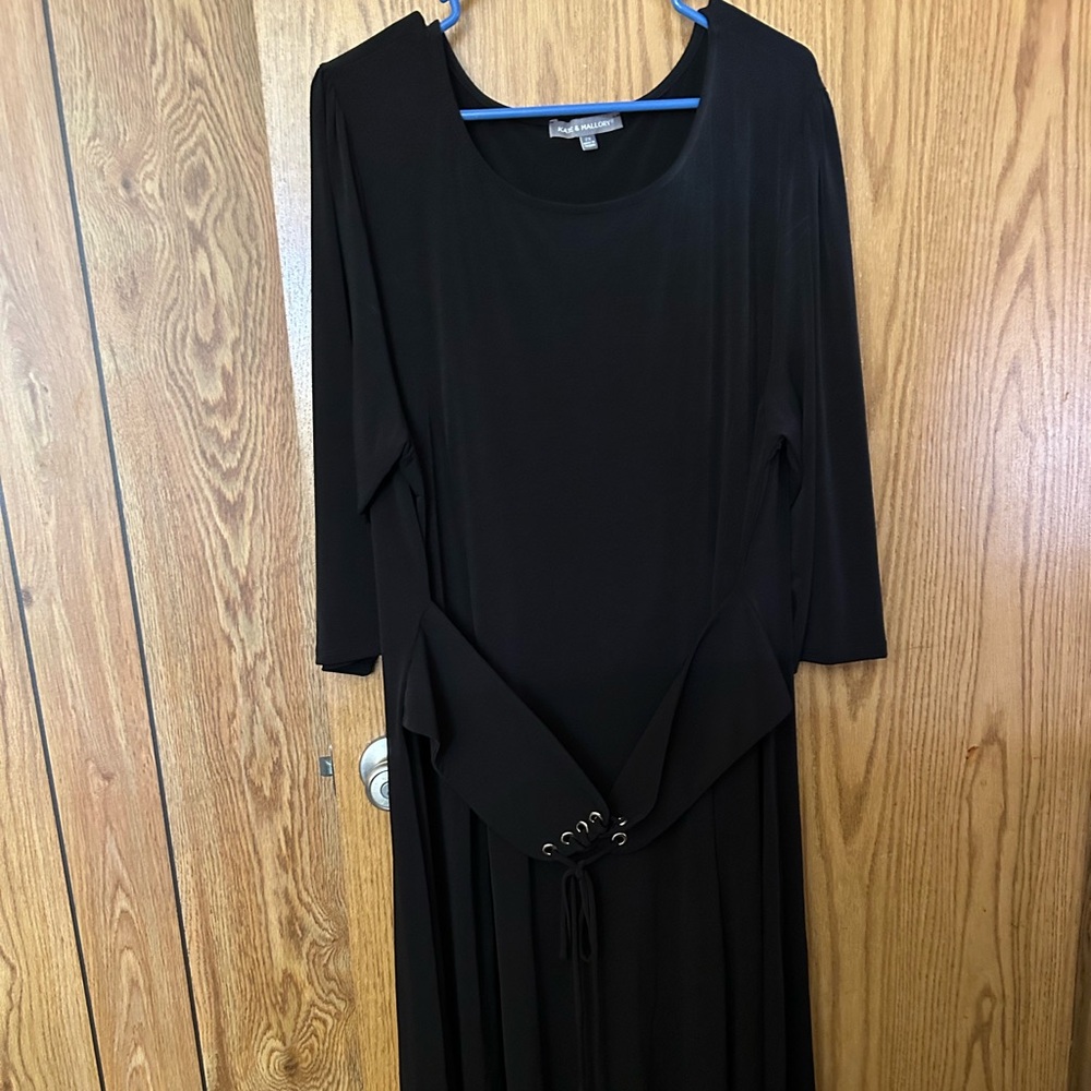 3/4 sleeve black polyester/rayon dress